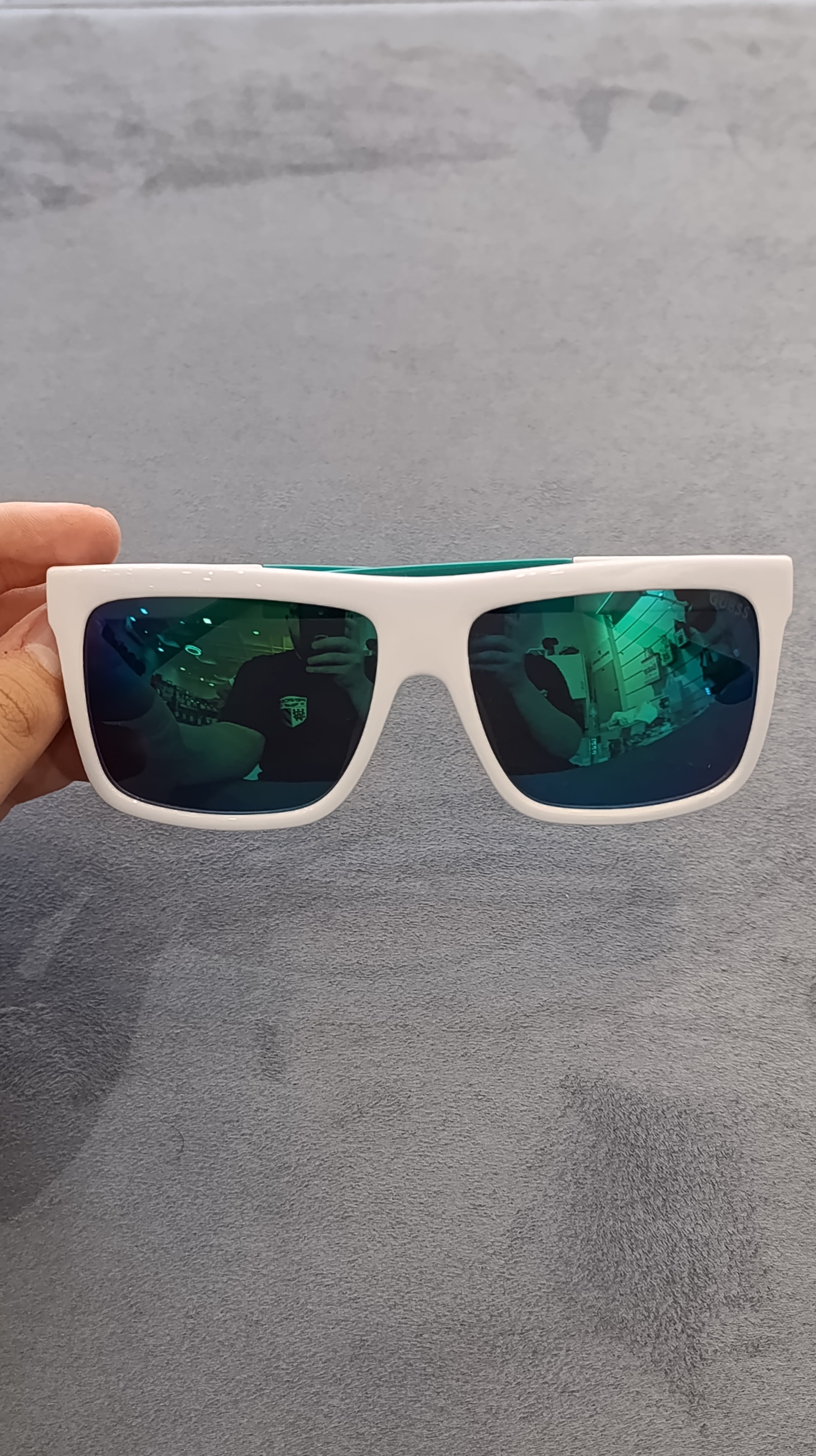 Guess GU6863 21Q Sunglasses – White Frame / Green Teal Mirror – Wholesale_3