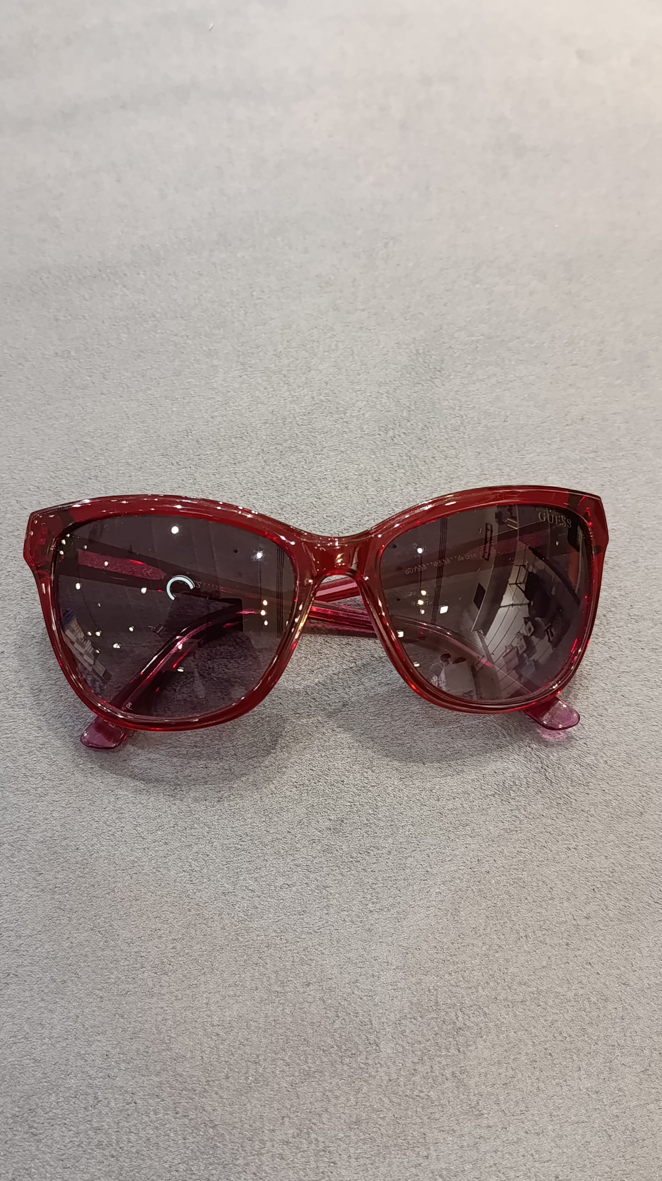 Guess GU7359 RD-35 Sunglasses – Translucent Red – Wholesale_4