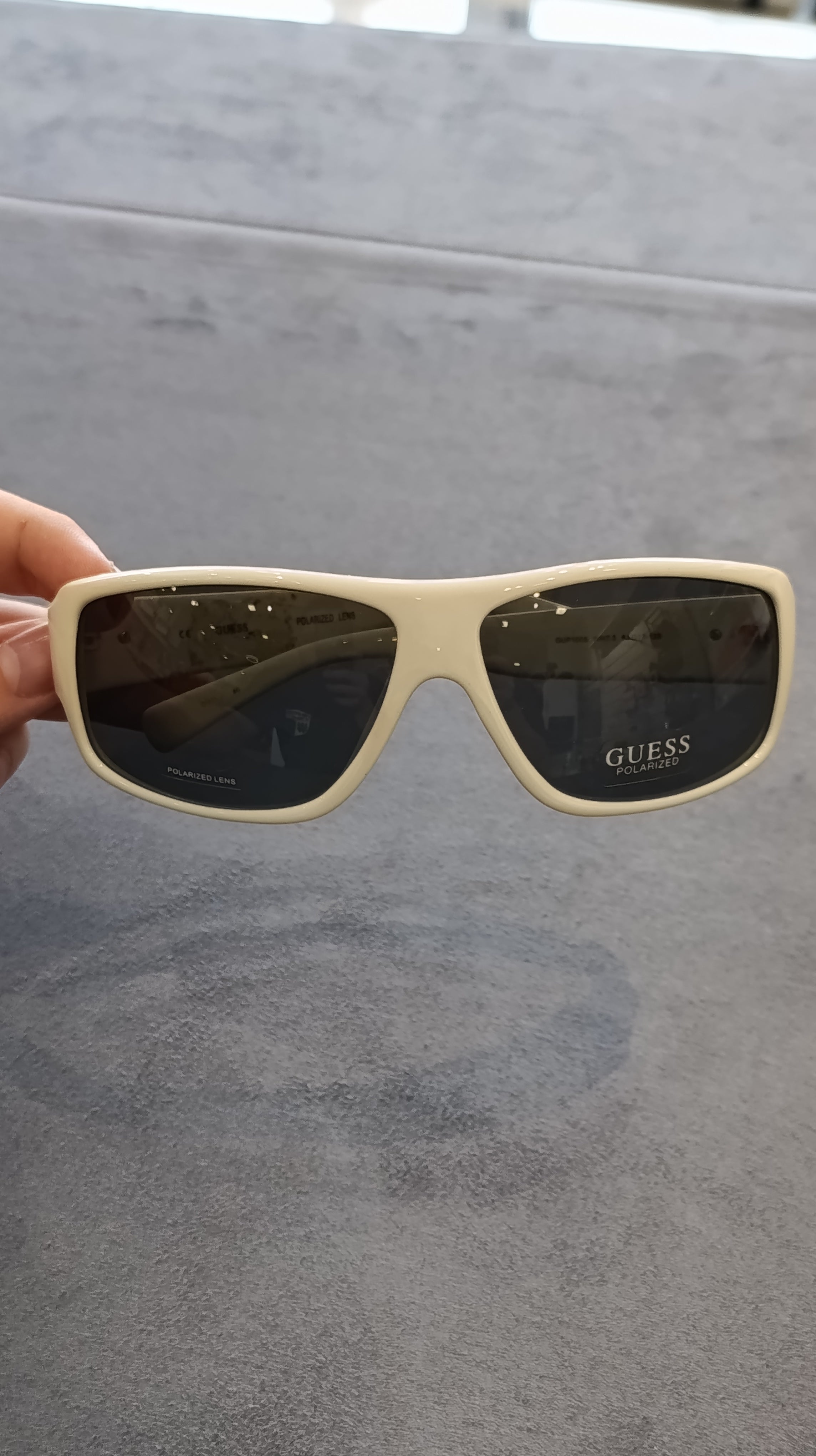 Guess GUP1005 WHT-3 Sunglasses – White / Dark Smoke Polarized – Wholesale_4