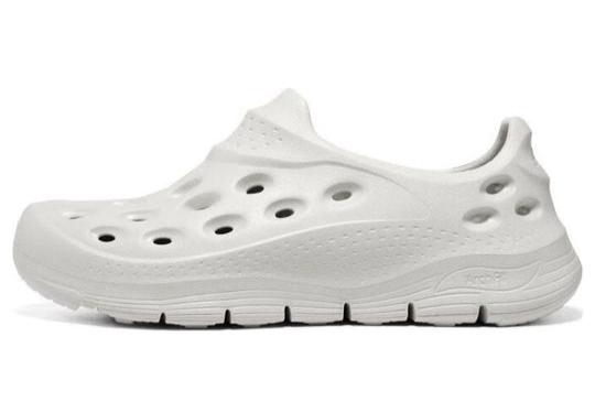 Skechers arch fit go foam slip ons - 243240 | white – wholesale